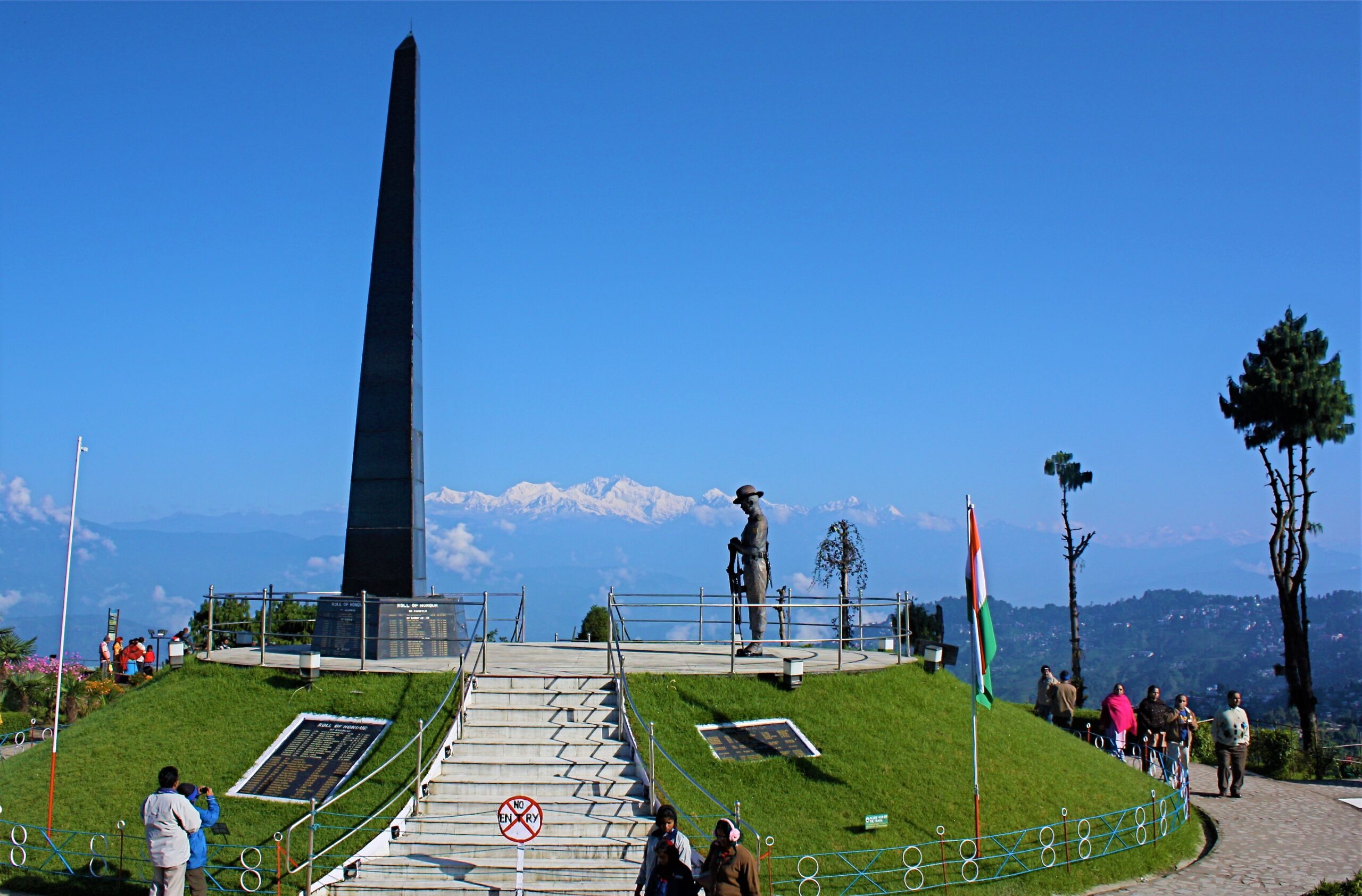 Batasia_Loop,_Darjeeling